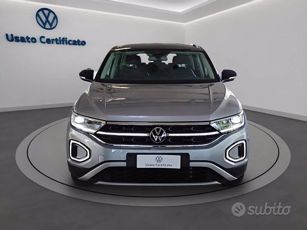 Volkswagen T-Roc 2022 photo 2