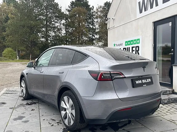 Tesla Model Y 2024 photo 4