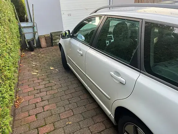 Volvo V50 2011 photo 4