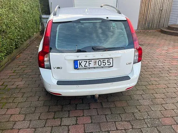 Volvo V50 2011 photo 2