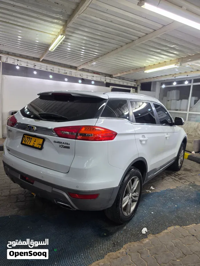 Geely Emgrand X7 2017 photo 4