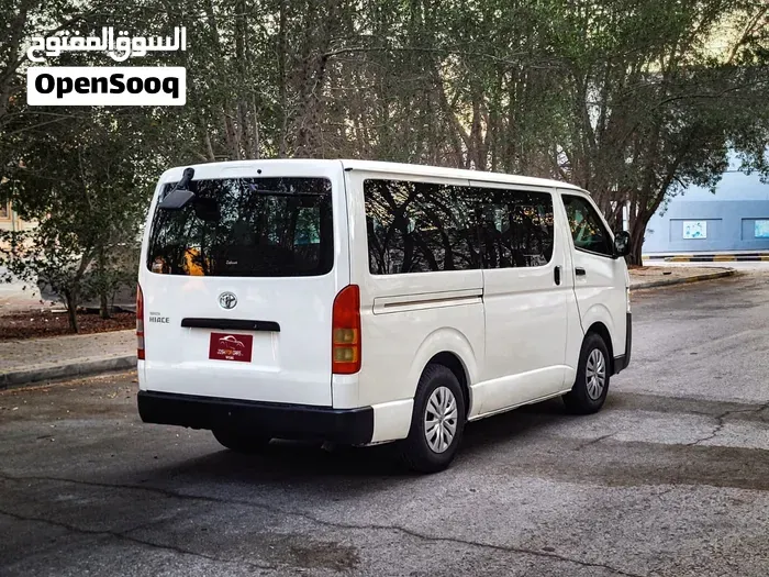 Toyota Hiace 2014 photo 4