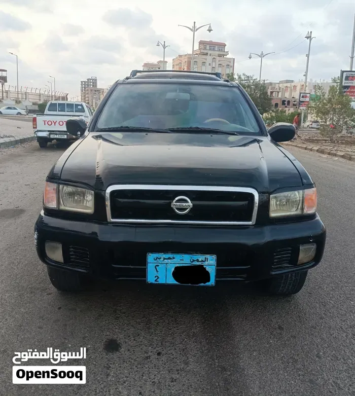Nissan Pathfinder 2004 photo 2