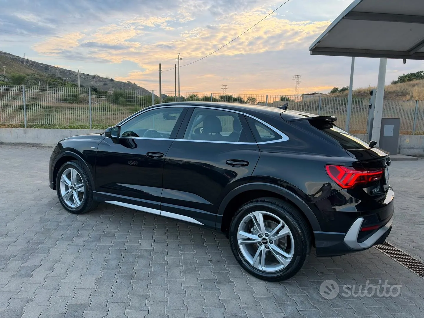 Audi Q3 2022 photo 2