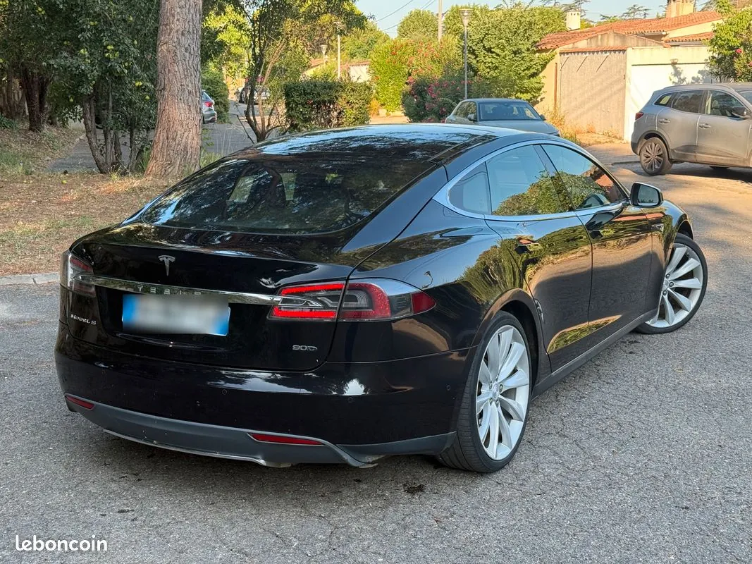 Tesla Model S 2016 photo 2