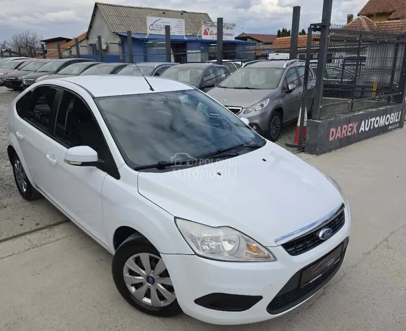 Ford Focus 2011 photo 2