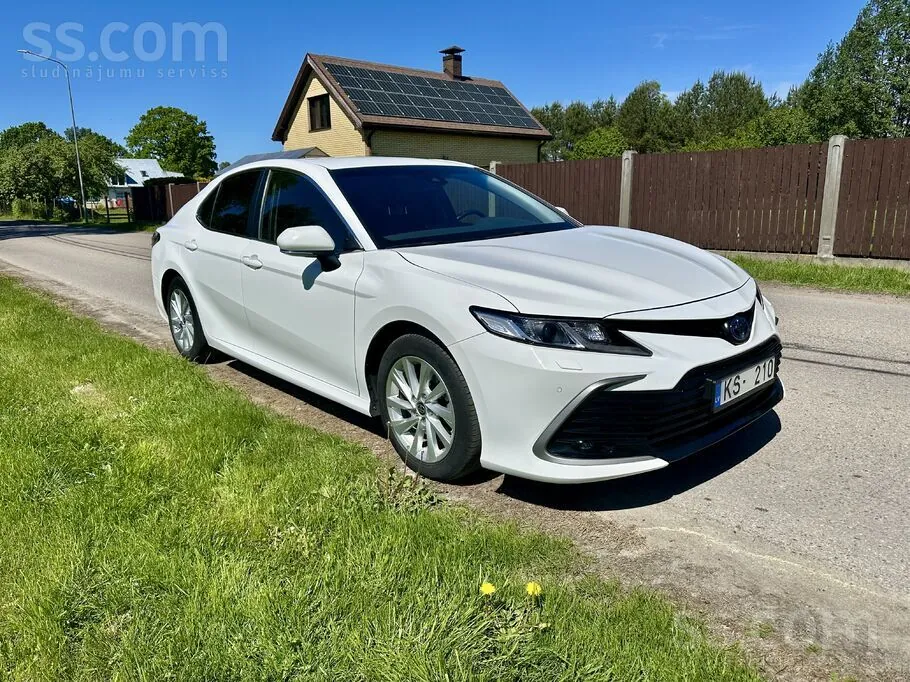 Toyota Camry 2023 photo 2