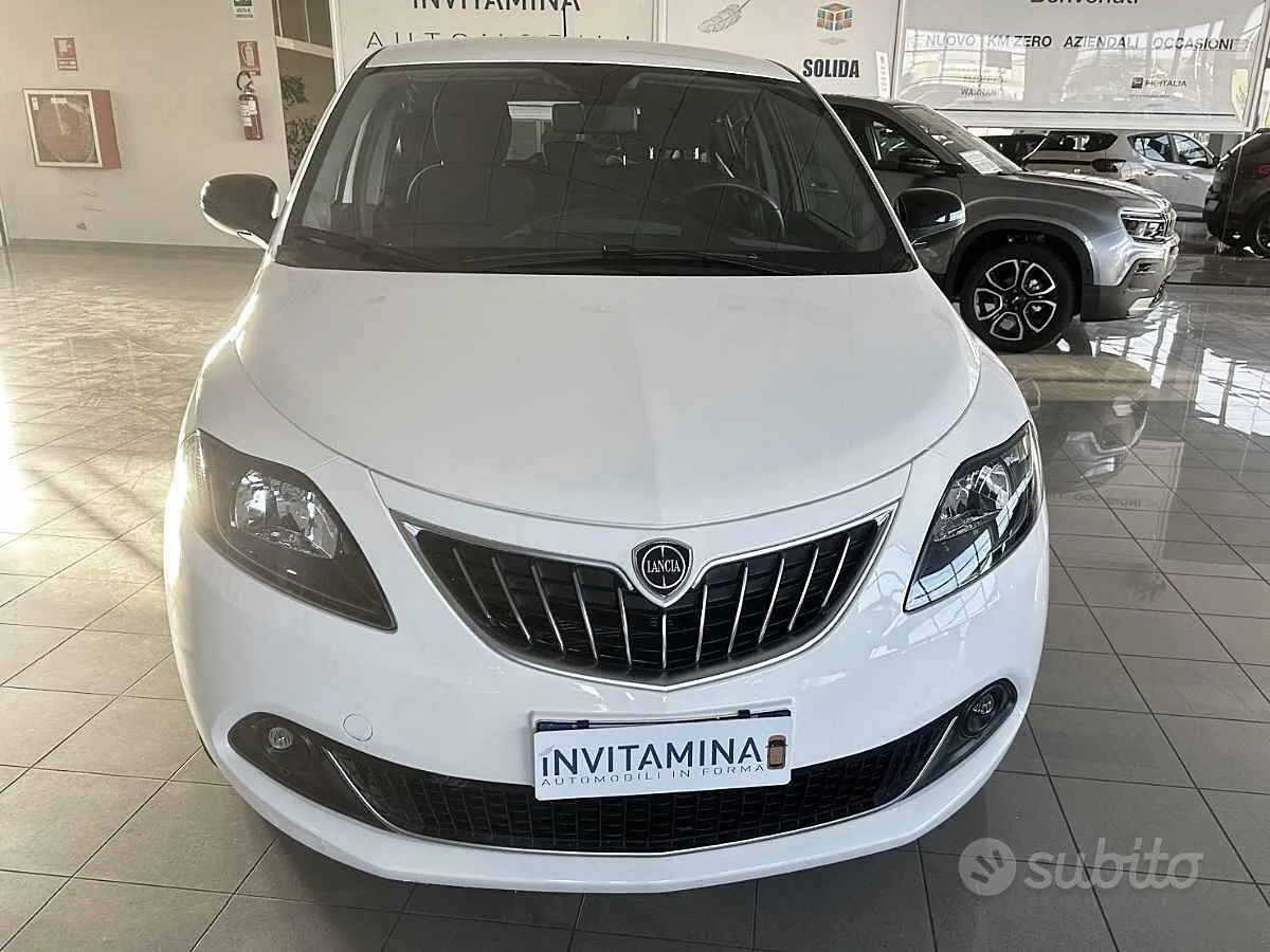 Lancia Ypsilon 2022 photo 2