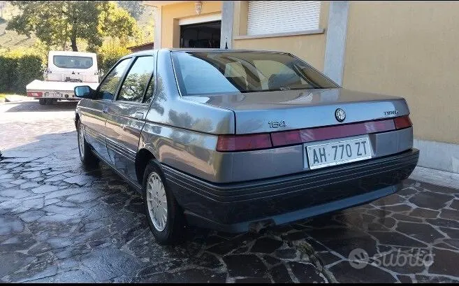 Alfa Romeo 164 1993 photo 3