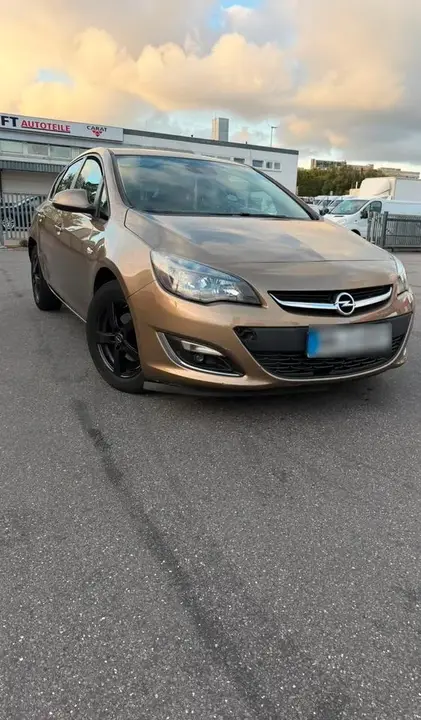 Opel Astra J
