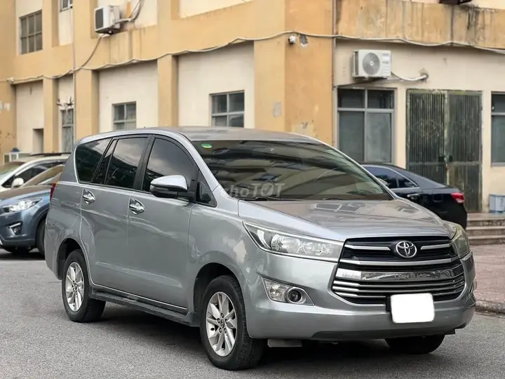Toyota Innova 2018 photo 2