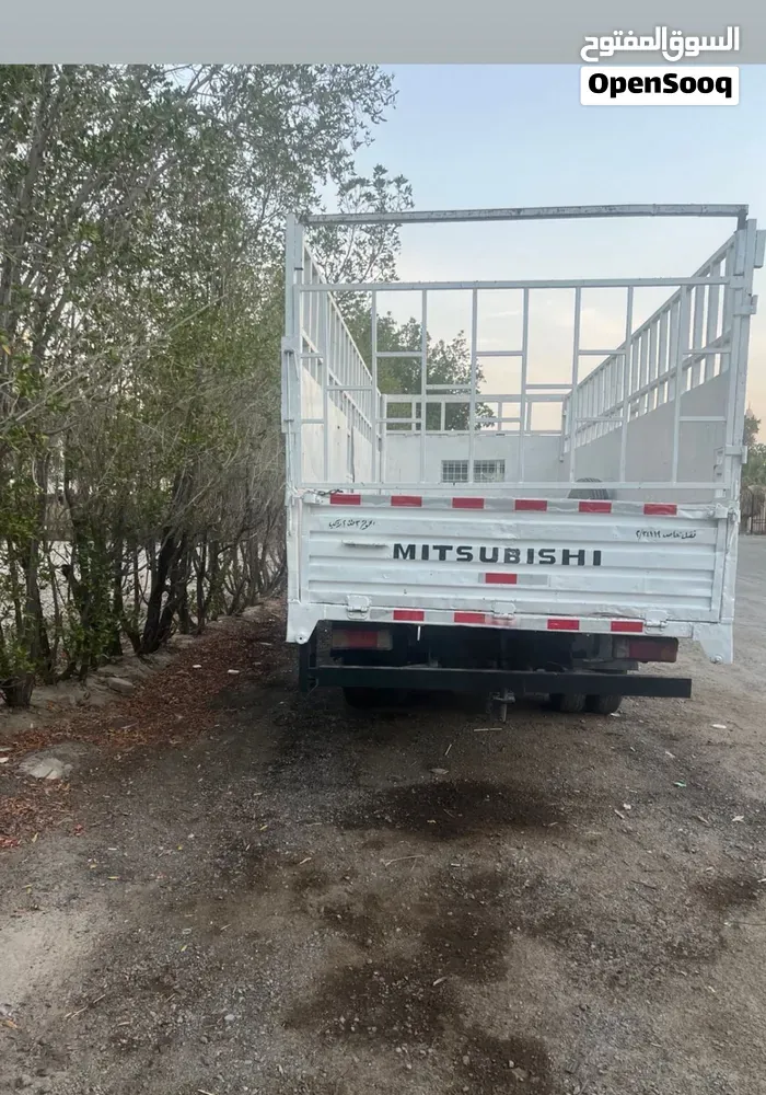 Mitsubishi Other 2004 photo 2