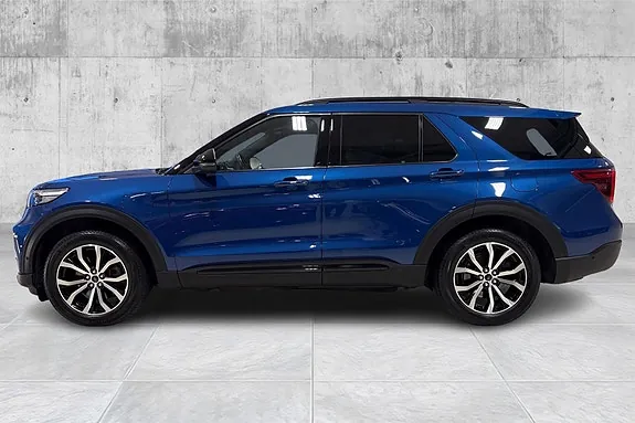 Ford Explorer 2023 photo 2