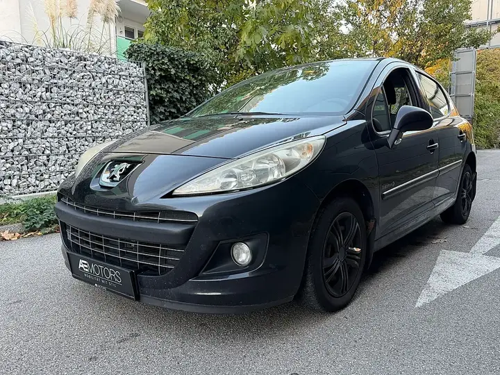 Peugeot 207 2011 photo 3