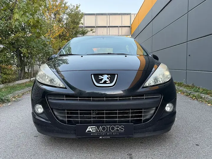 Peugeot 207 2011 photo 2