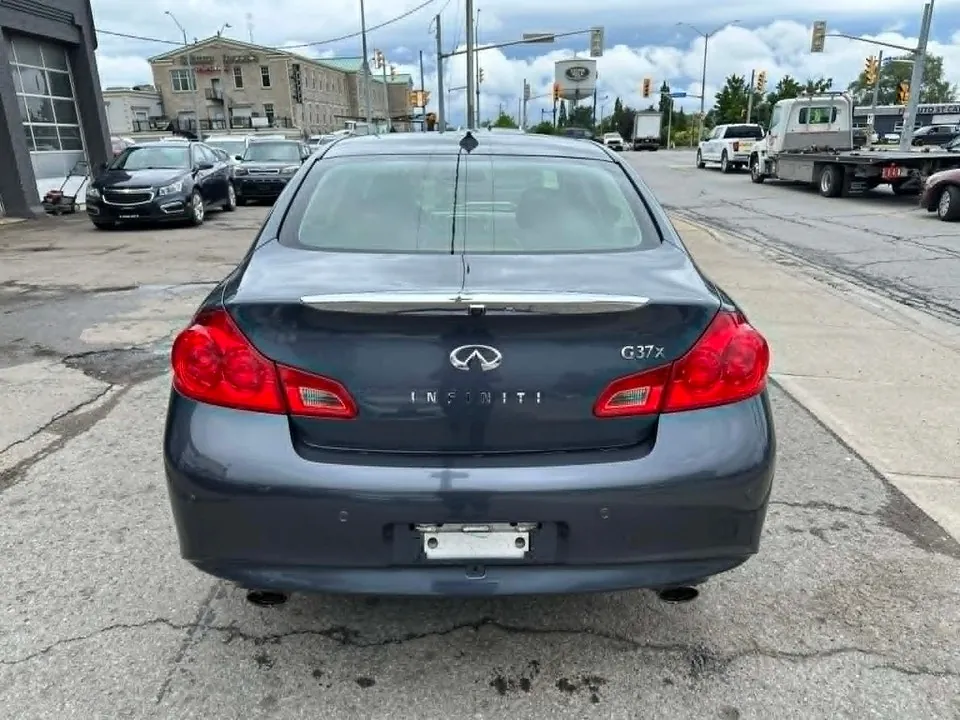Infiniti G37X 2010 photo 5