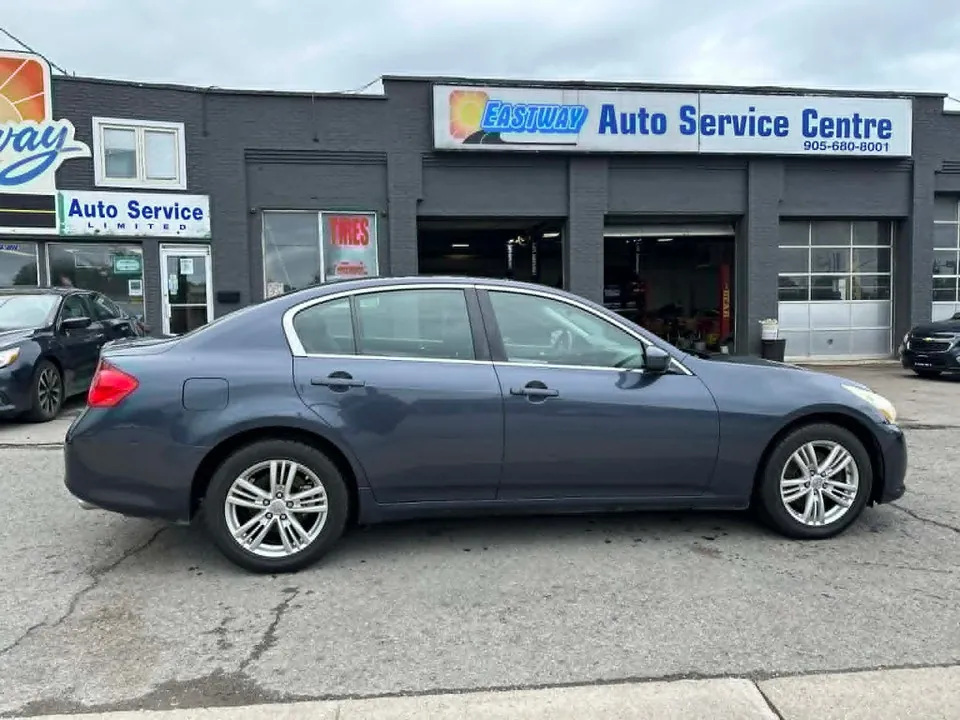 Infiniti G37X 2010 photo 3