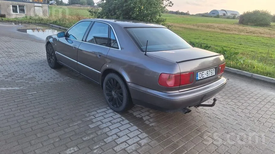 Audi A8 1996 photo 3