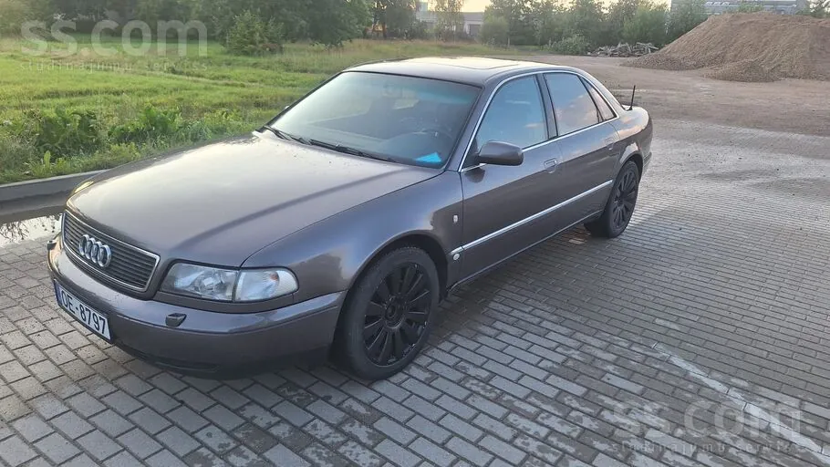 Audi A8 1996 photo 2