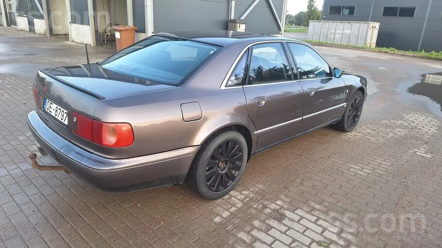 Audi A8 1996 photo 4