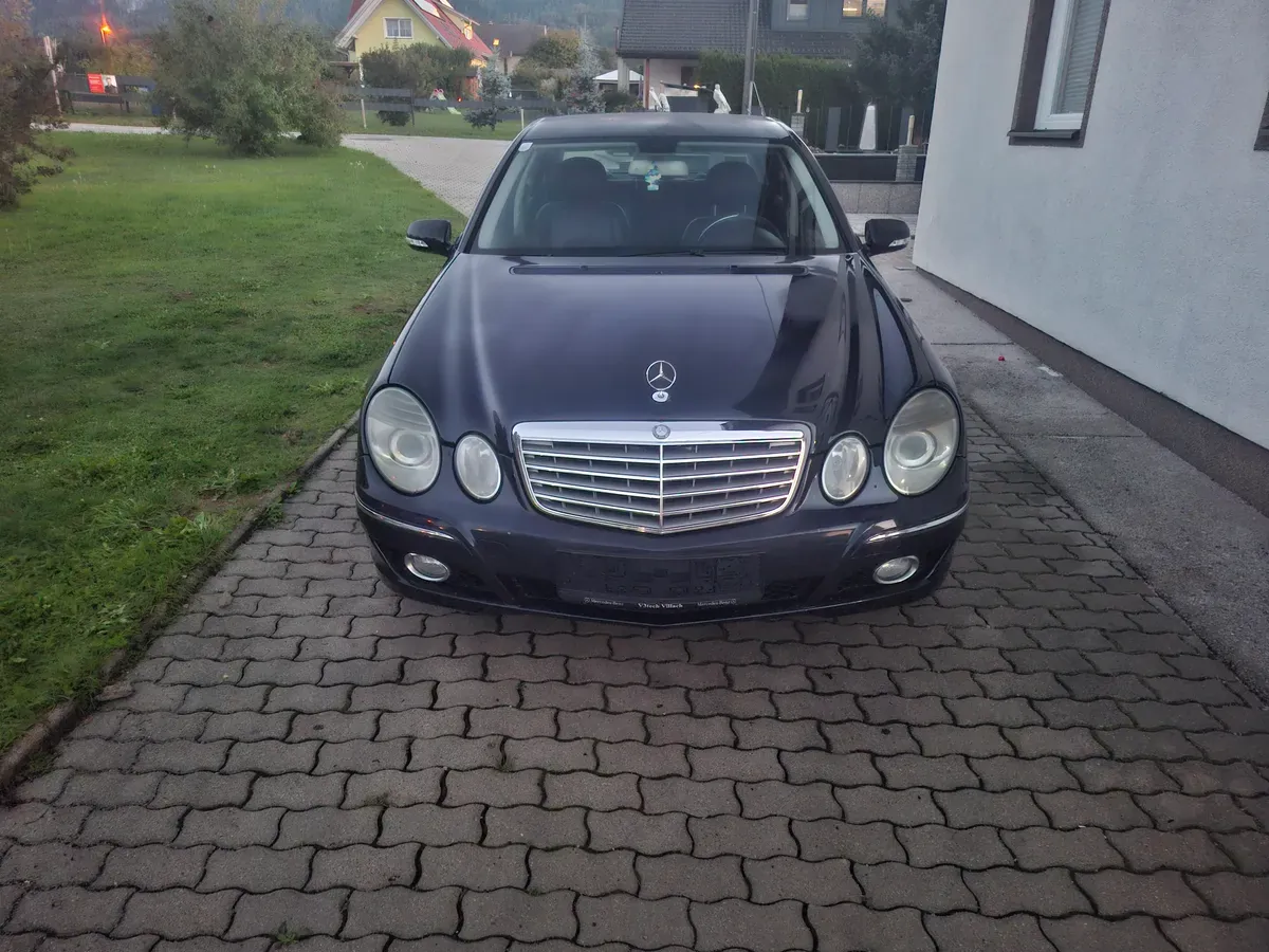 Mercedes-Benz E-Class 2007 photo 2