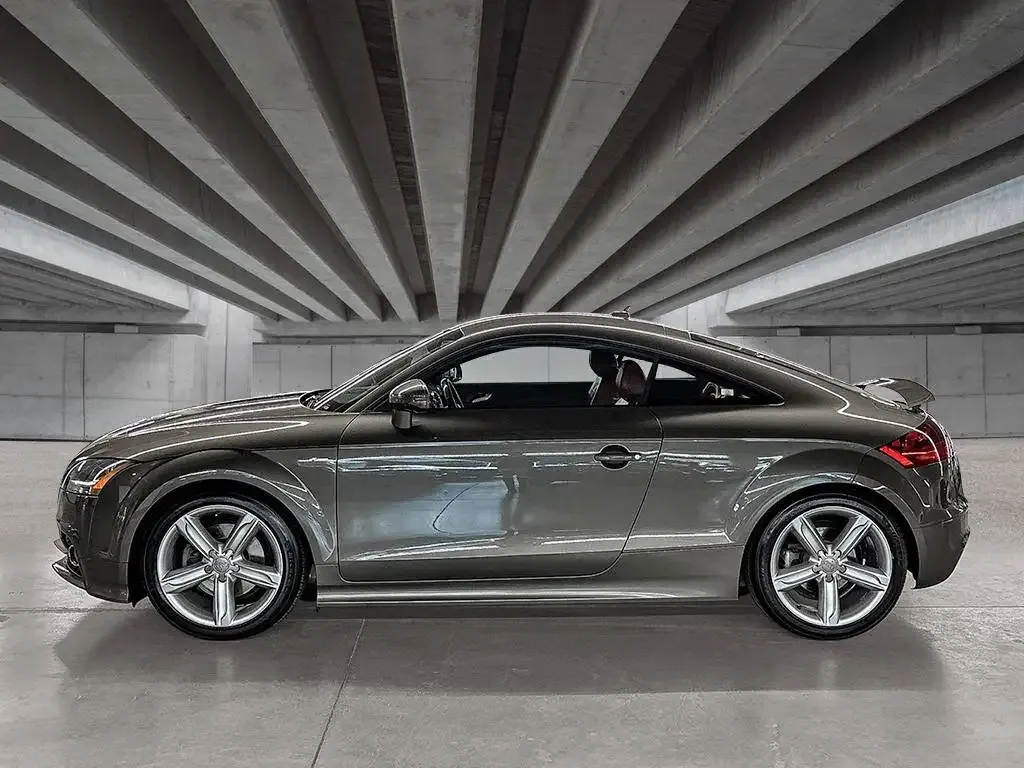 Audi Tt 2011 photo 2