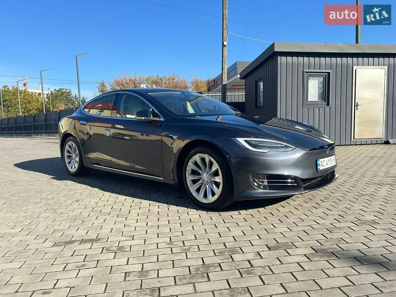 Tesla Model S 2018 photo 2