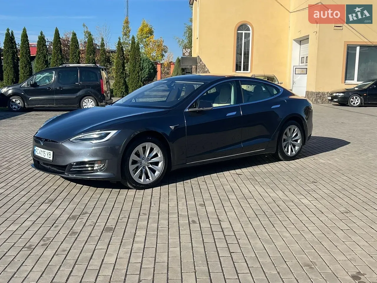 Tesla Model S 2018 photo 4