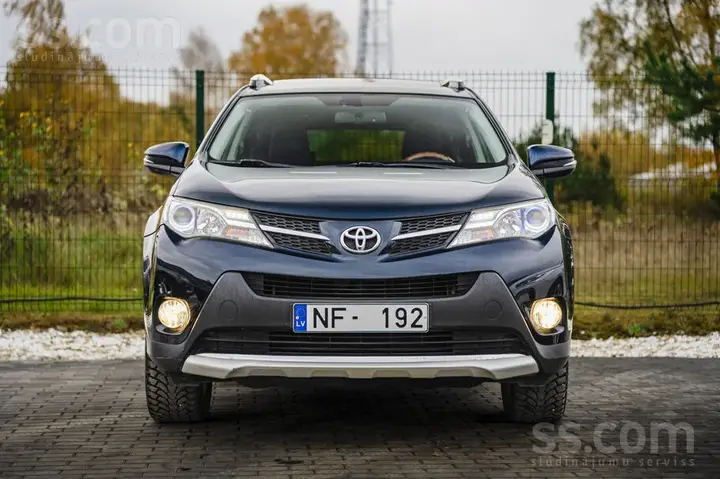 Toyota Rav4 2015 photo 2