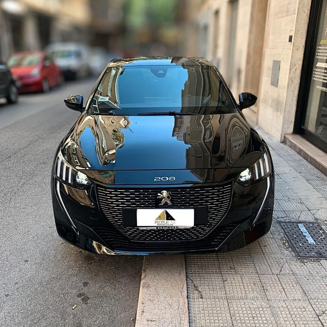 Peugeot 208 2023 photo 2