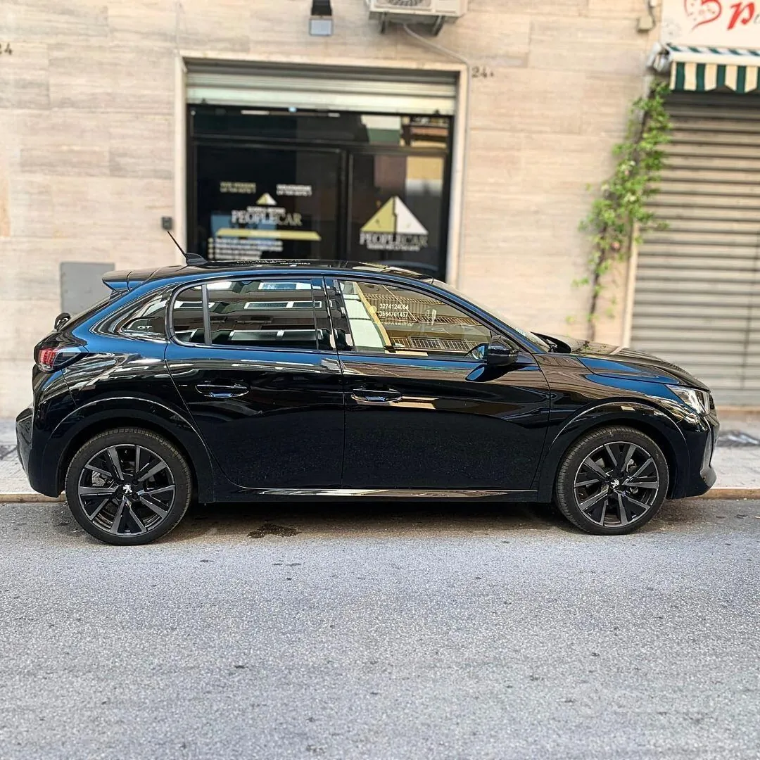 Peugeot 208 2023 photo 3