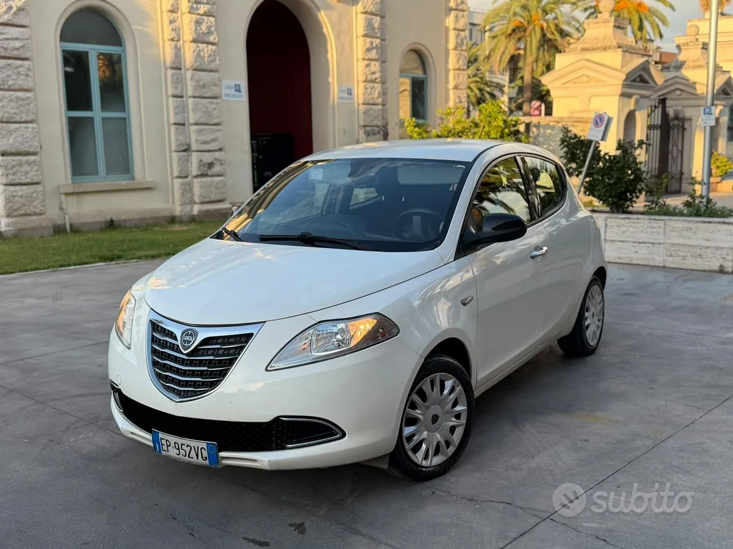 Lancia Ypsilon