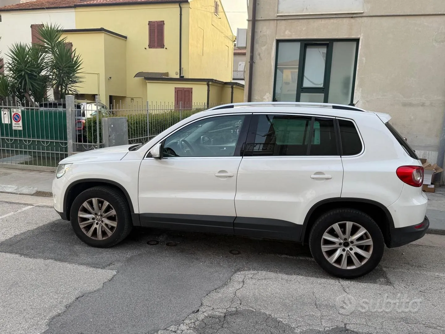 Volkswagen Tiguan 2008 photo 2