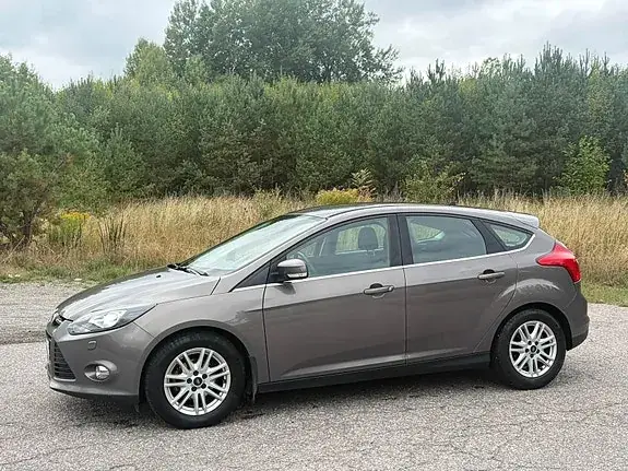 Ford Focus 2013 photo 2