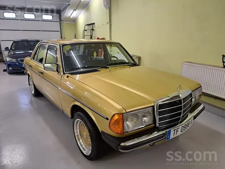 Mercedes-Benz 300 D