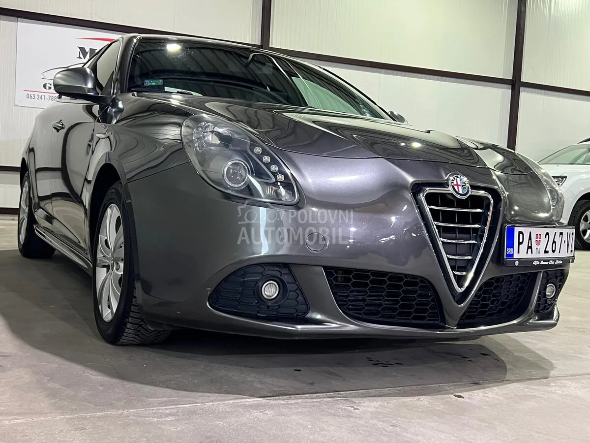 Alfa Romeo Giulietta 2012 photo 5
