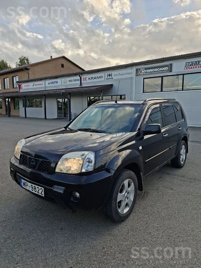 Nissan X-Trail 2005 photo 2