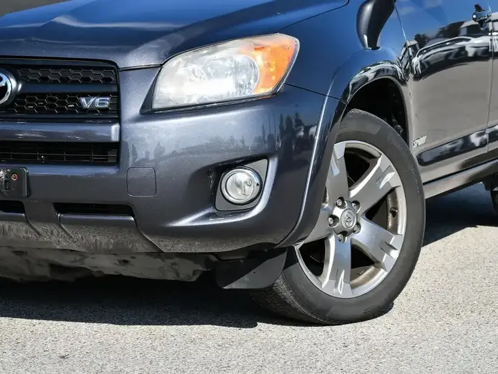Toyota Rav4 2012 photo 2