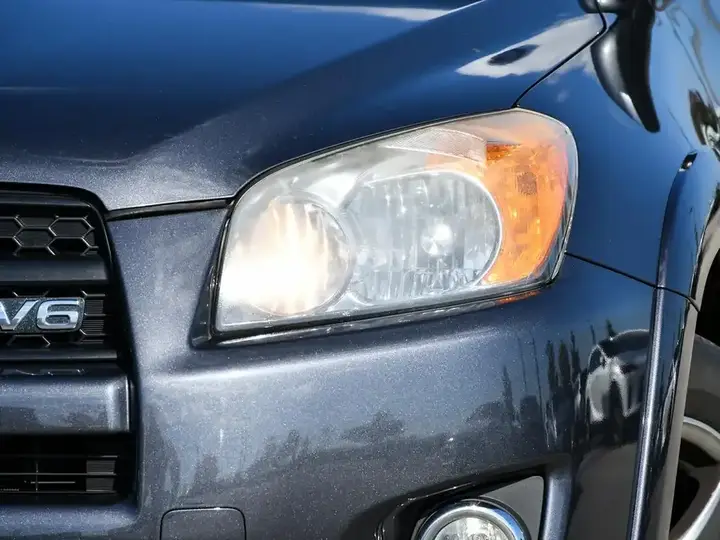 Toyota Rav4 2012 photo 3