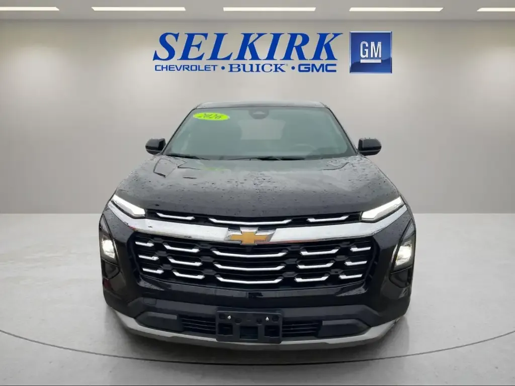 Chevrolet Equinox 2026 photo 2
