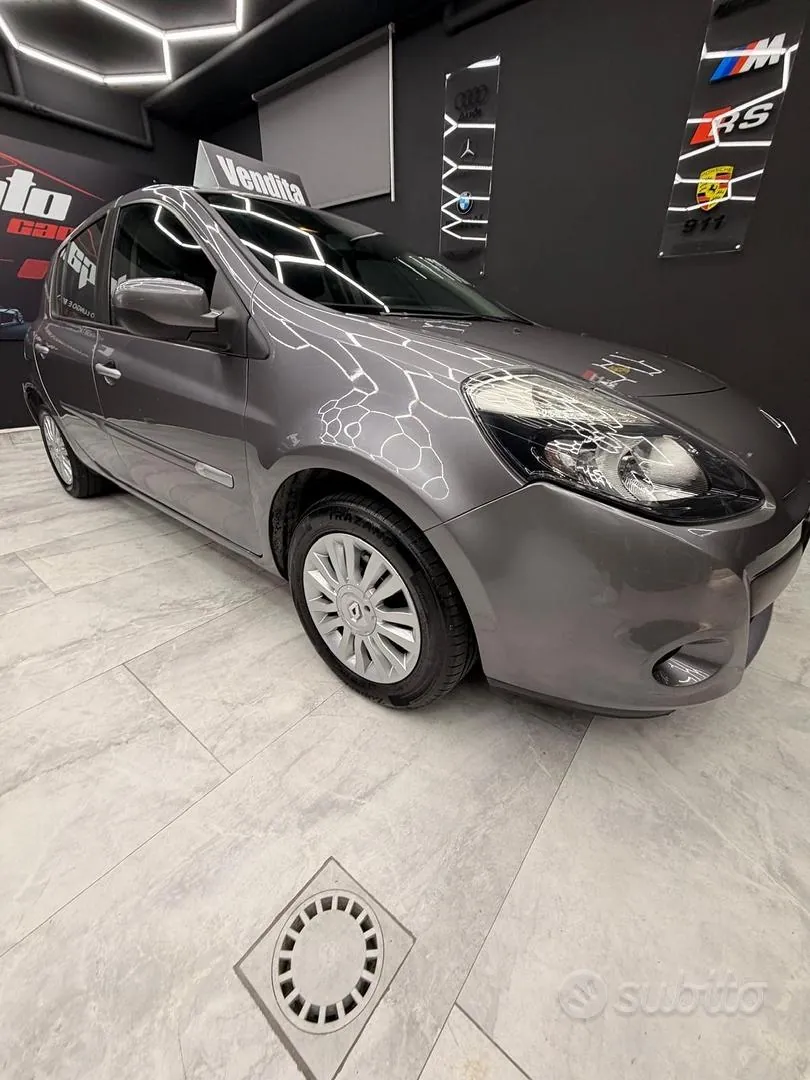 Renault Clio 2012 photo 2