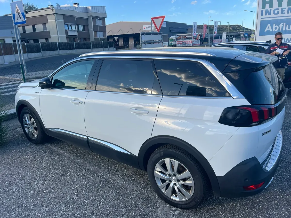 Peugeot 5008 2019 photo 2