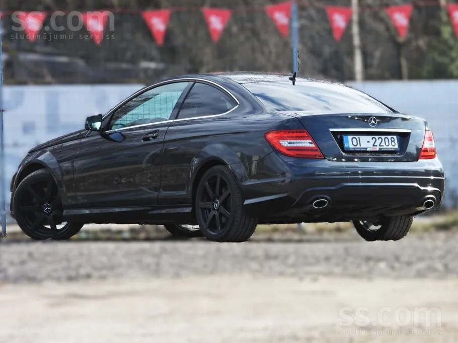 Mercedes-Benz C350 2012 photo 5