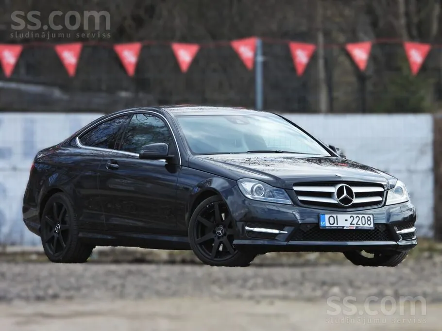 Mercedes-Benz C350 2012 photo 3