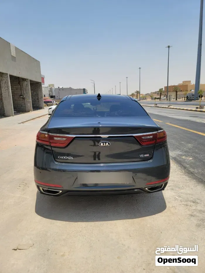 Kia Cadenza 2017 photo 2