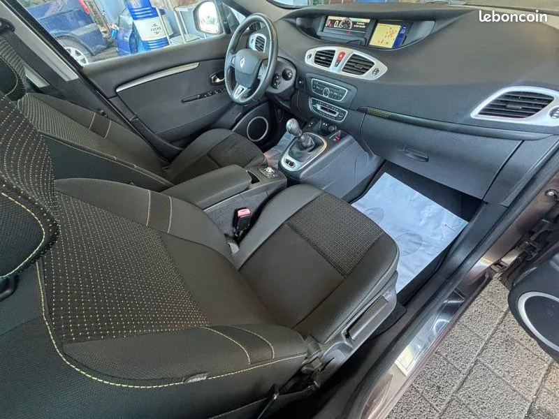 Renault Scenic 2010 photo 5