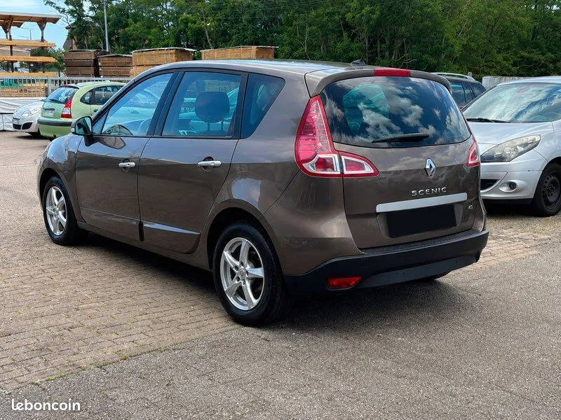 Renault Scenic 2010 photo 4
