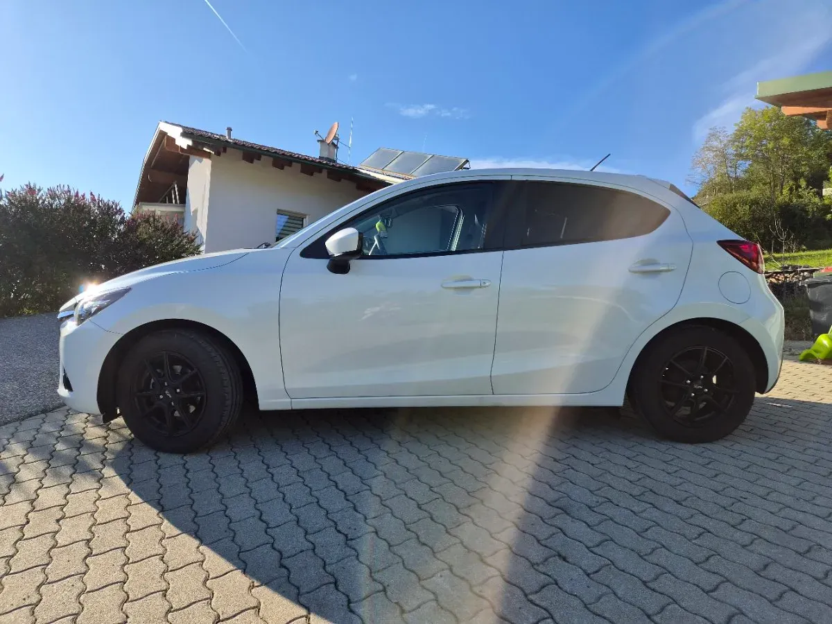 Mazda Mazda2 2017 photo 2