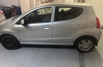 Nissan Pixo