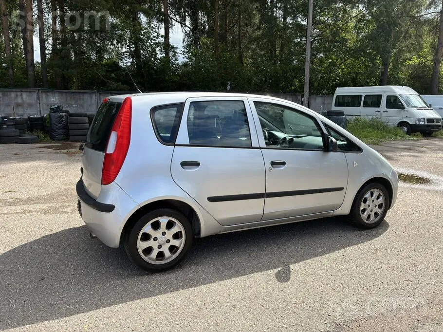 Mitsubishi Colt 2005 photo 3